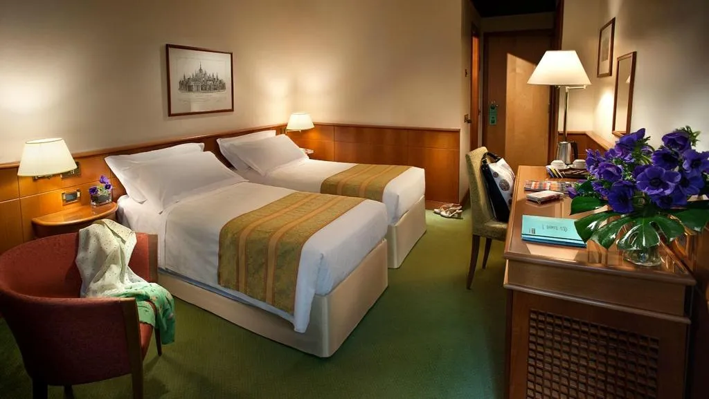 TWIN CLASSIC Room, Cavour, Milan