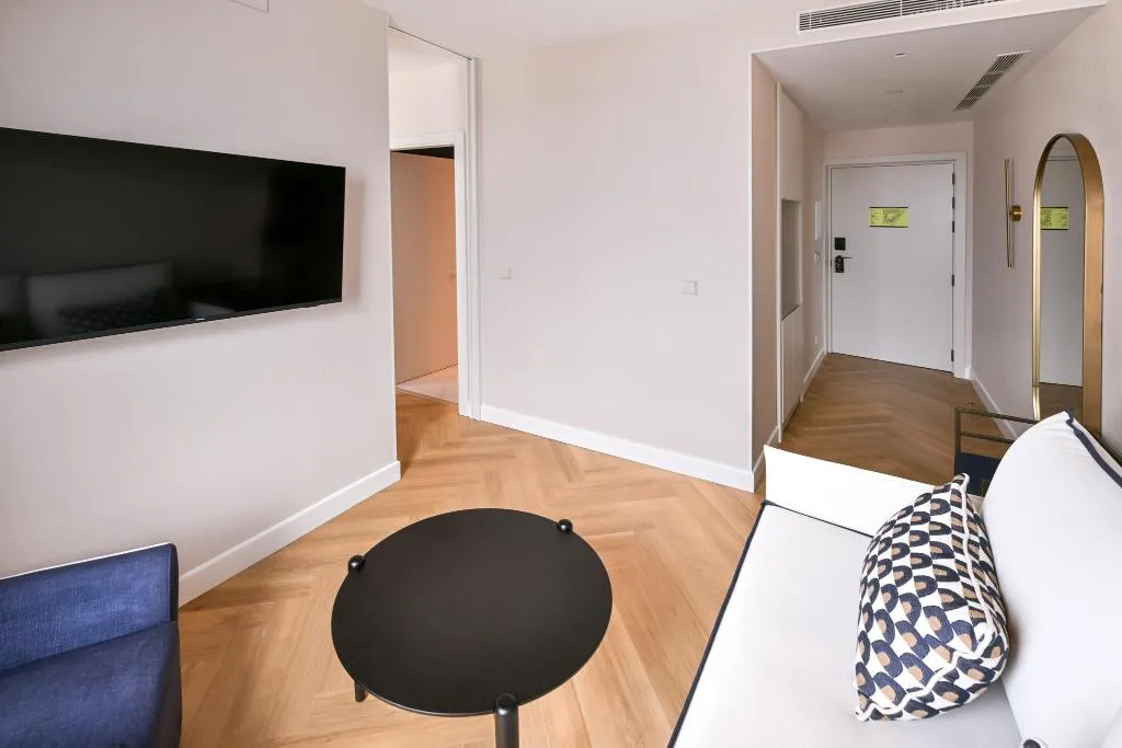 JUNIOR SUITE STANDARD Room, Sercotel Sevilla Don Luciano, Seville