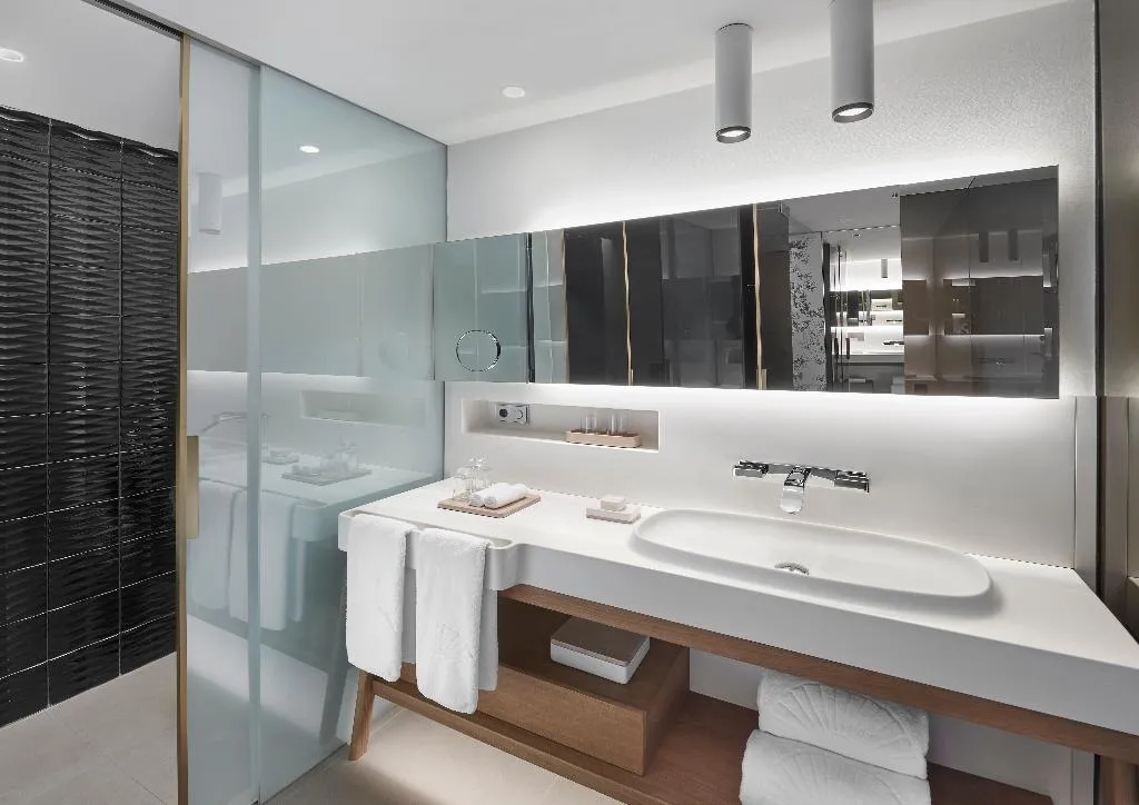 TWIN DELUXE Room, Mandarin Oriental, Barcelona, Barcelona