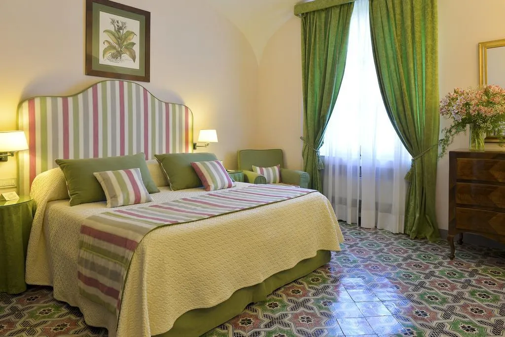 Double or Twin DELUXE Room, Villa Cimbrone, Naples
