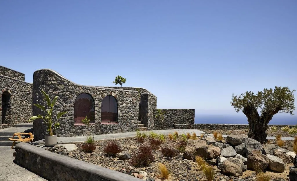 General view, White Pearl Cavalieri, Santorini