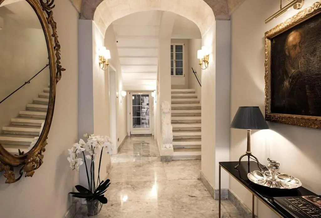 Lobby, Palais Le Brun, Malta