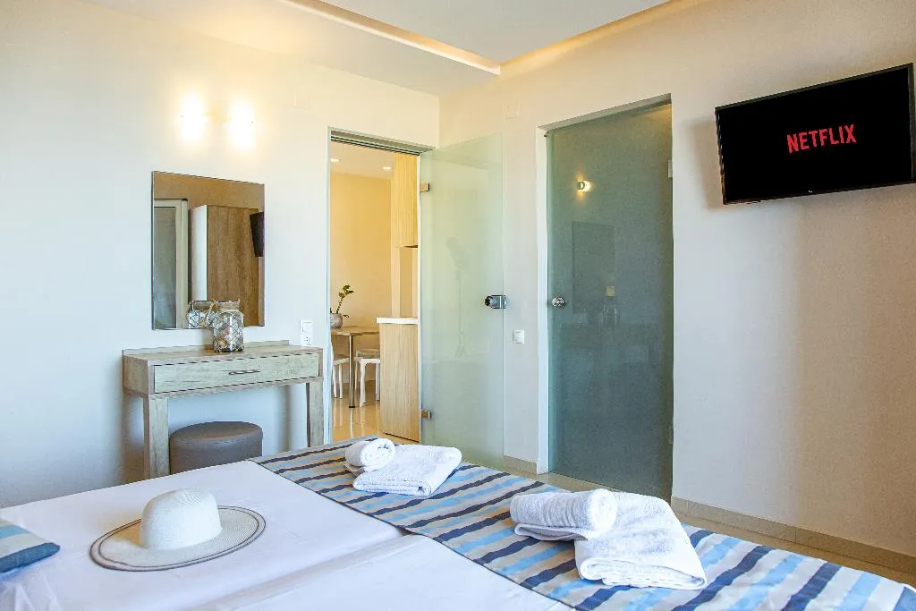 APARTMENT CAPACITY 4 Room, Theo Star Beach Hotel, Crete