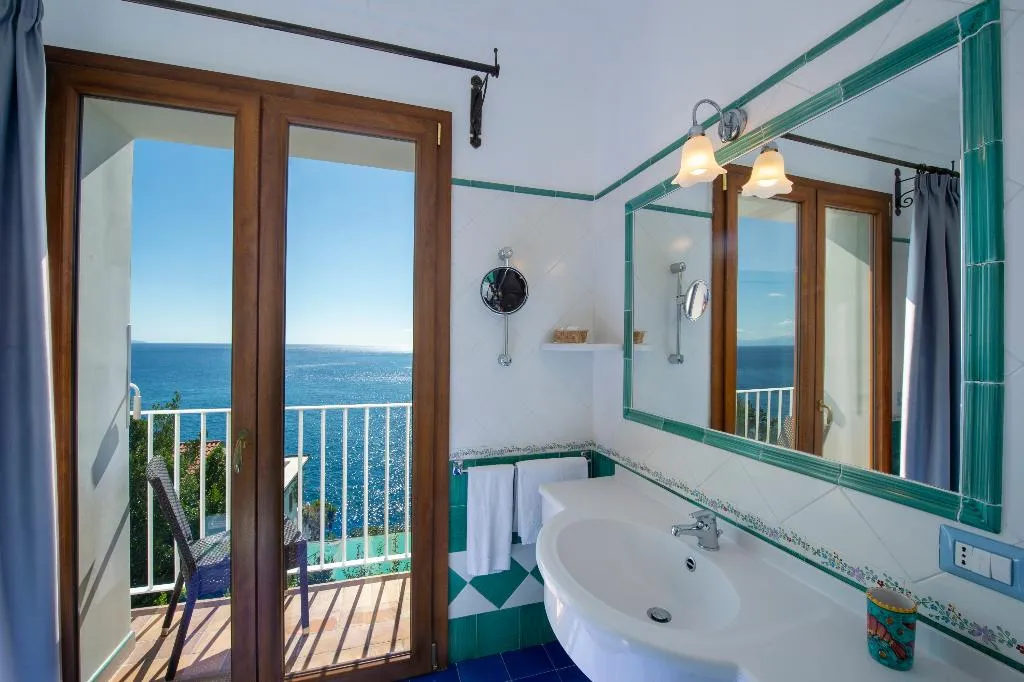 DOUBLE SEA VIEW Room, Maresca Hotel Praiano, Naples