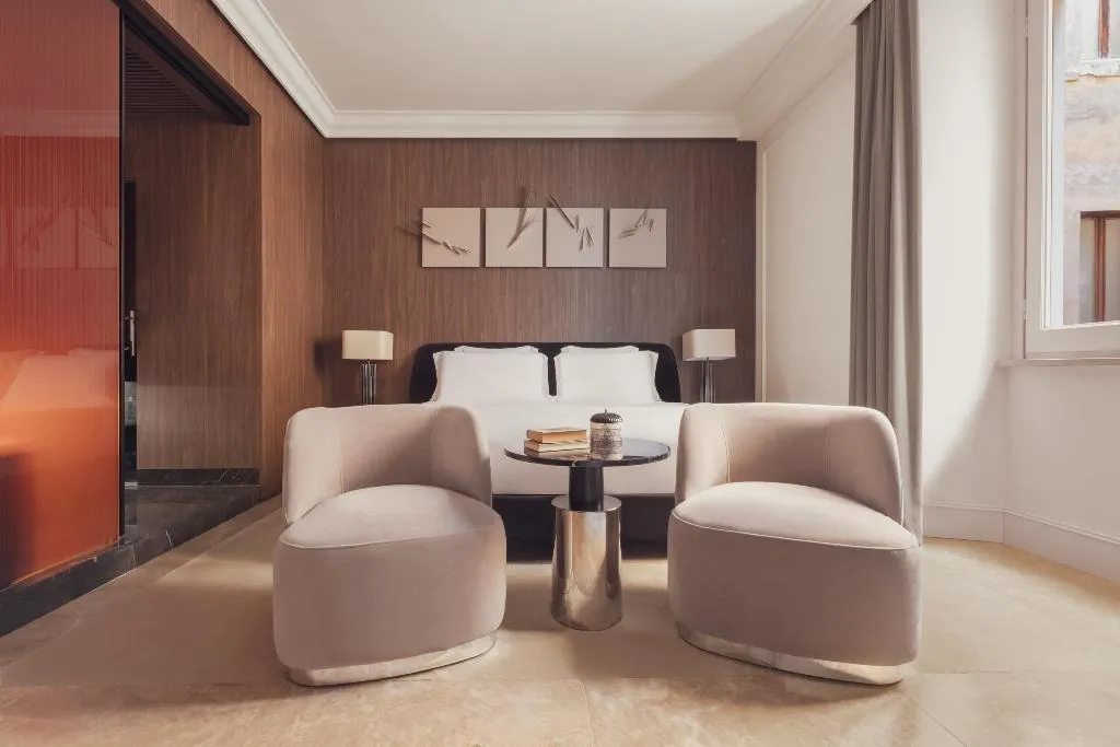 Room, The First Dolce, Rome