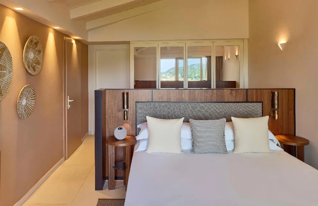 DOUBLE DELUXE LAGOON VIEW Room, Baia di Chia Resort Sardinia, Curio Collection, Cagliari