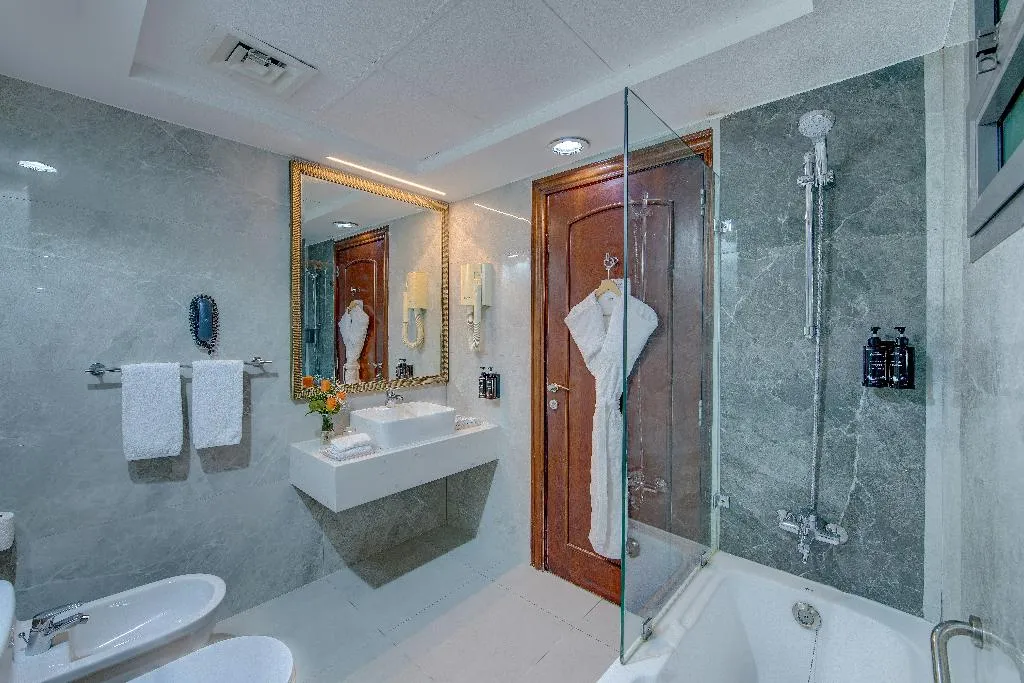 DOUBLE SINGLE USE DELUXE Room, Howard Johnson Plaza by Wyndham Dubai Deira, Dubai
