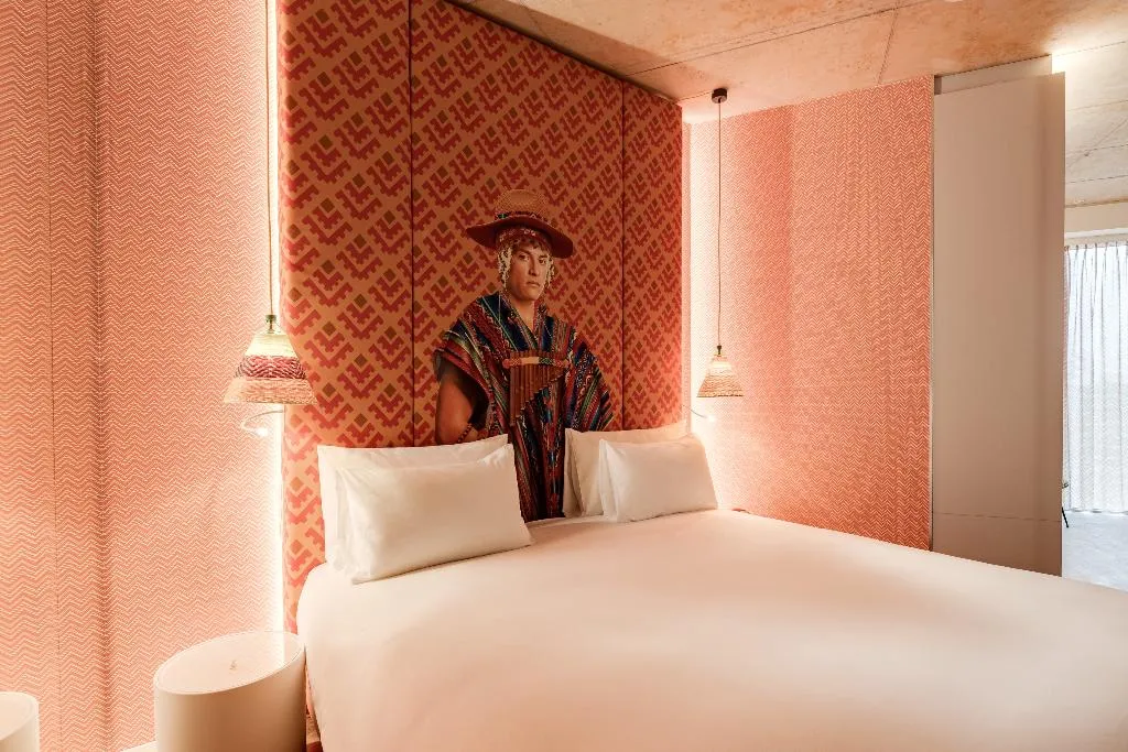 DOUBLE PREMIUM Room, nhow Amsterdam RAI, Amsterdam