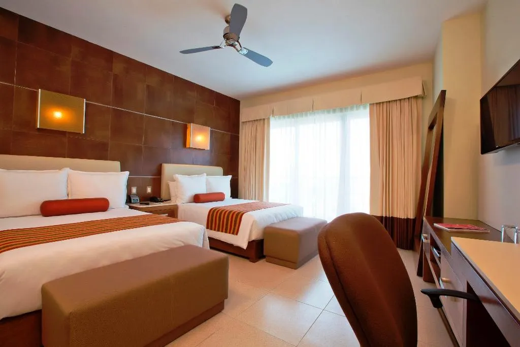 DOUBLE KING SIZE BED Room, Krystal Urban Cancún & Beach Club, Cancun Area
