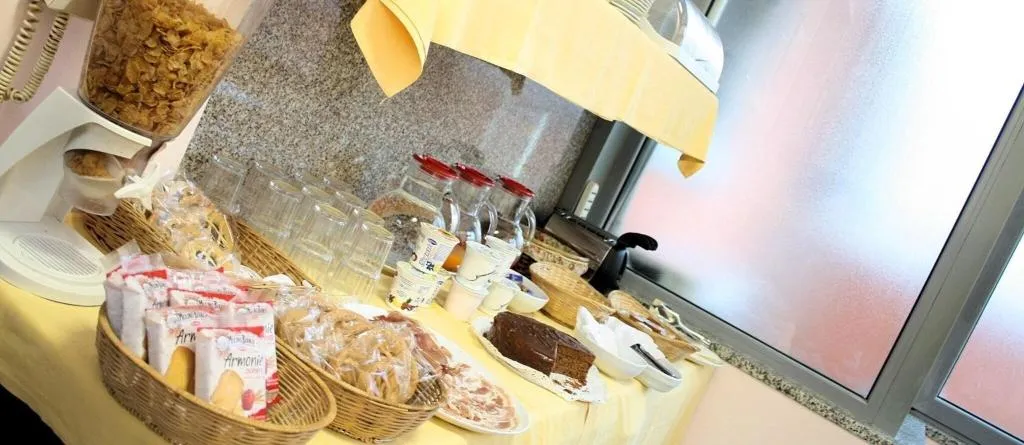 Restaurant, Hotel La Caravella   Milano, Milan