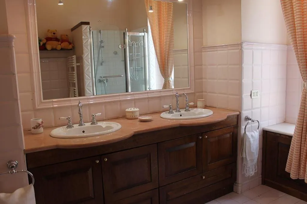 Room, B&B Le Sorelle, Naples