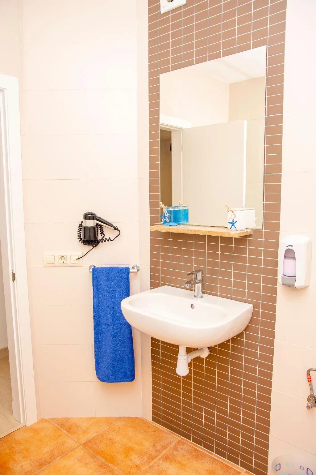 Room, Maribel, Menorca