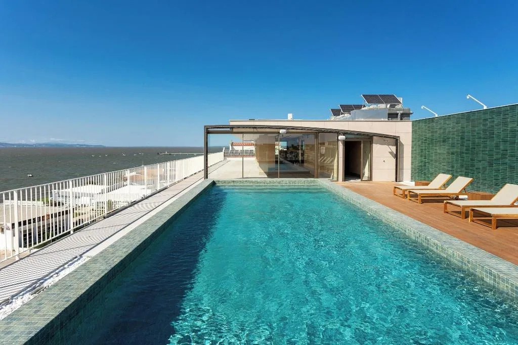 Sports and Entertainment, Upon Vila Alcochete Hotel, Lisbon