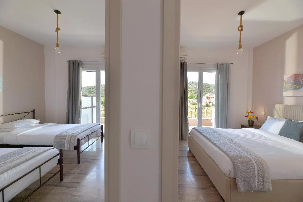 APARTMENT TWO BEDROOMS Room, ID Holiday Living, Athens