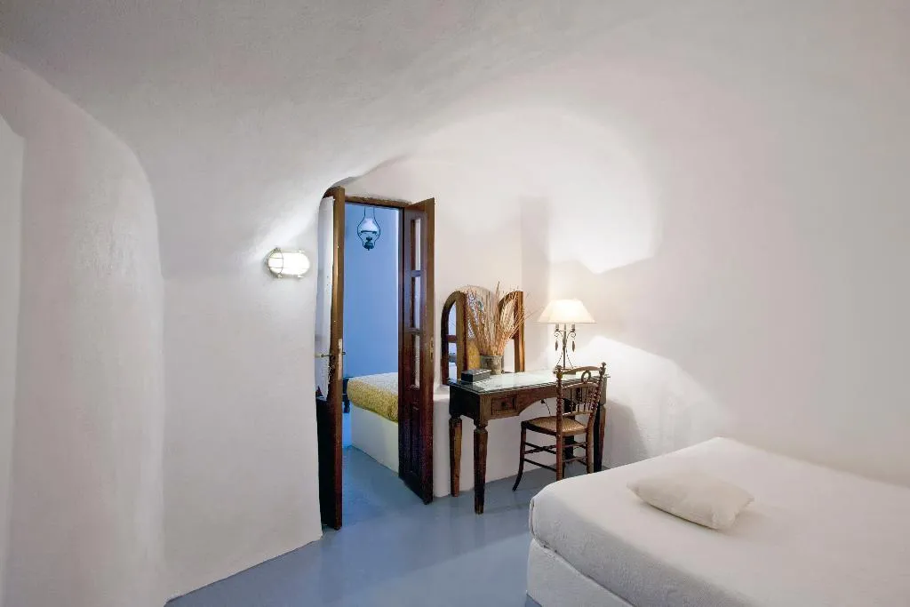 VILLA LUXURY Room, Alexander's Suites, Santorini