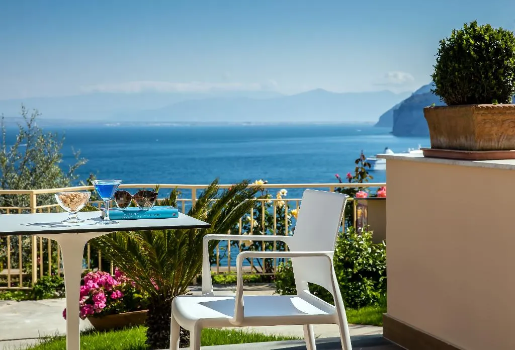 Double or Twin DELUXE Room, Hotel Miramare, Naples