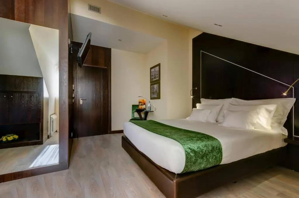 DOUBLE STANDARD Room, behotelisboa, Lisbon