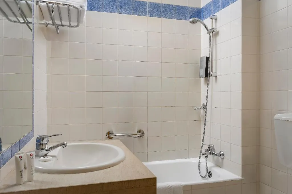 Double or Twin STANDARD Room, Exe Wellington, Porto