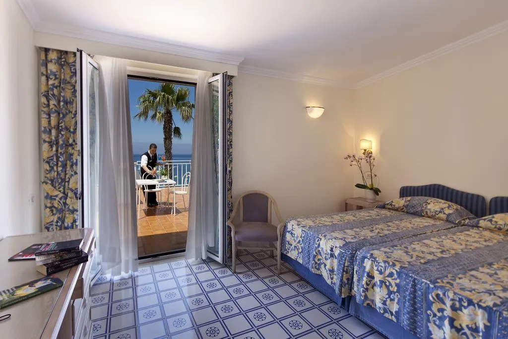 DOUBLE SEA VIEW Room, Continental Mare, Naples