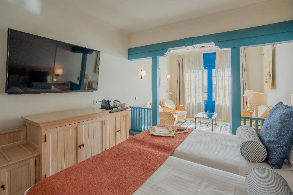 Double or Twin CLUB OCEAN FRONT Room, Hotel LIVVO Volcan Lanzarote, Lanzarote