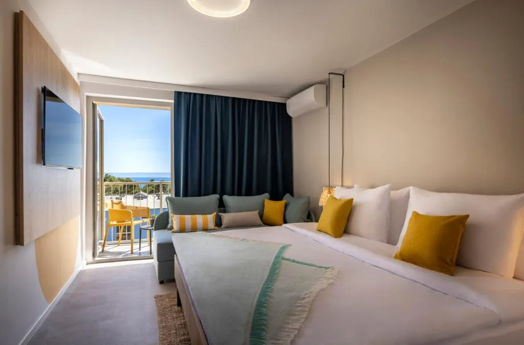 DOUBLE SUPERIOR WITH BALCONY Room, Sunny Makarska by Valamar, Split