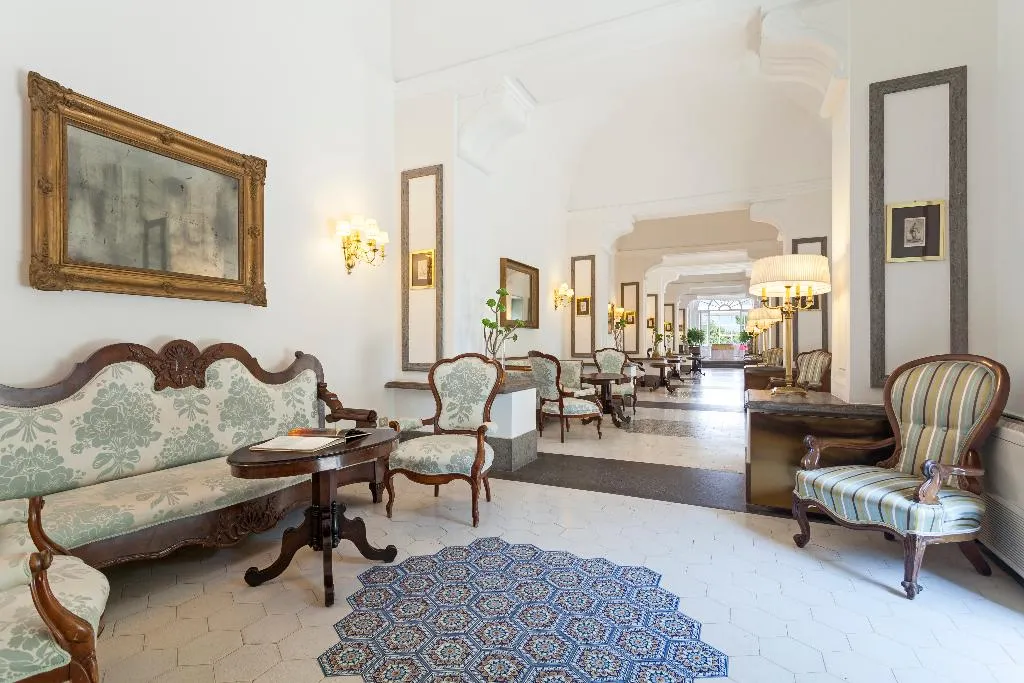 Lobby, Grand Hotel Cocumella, Naples
