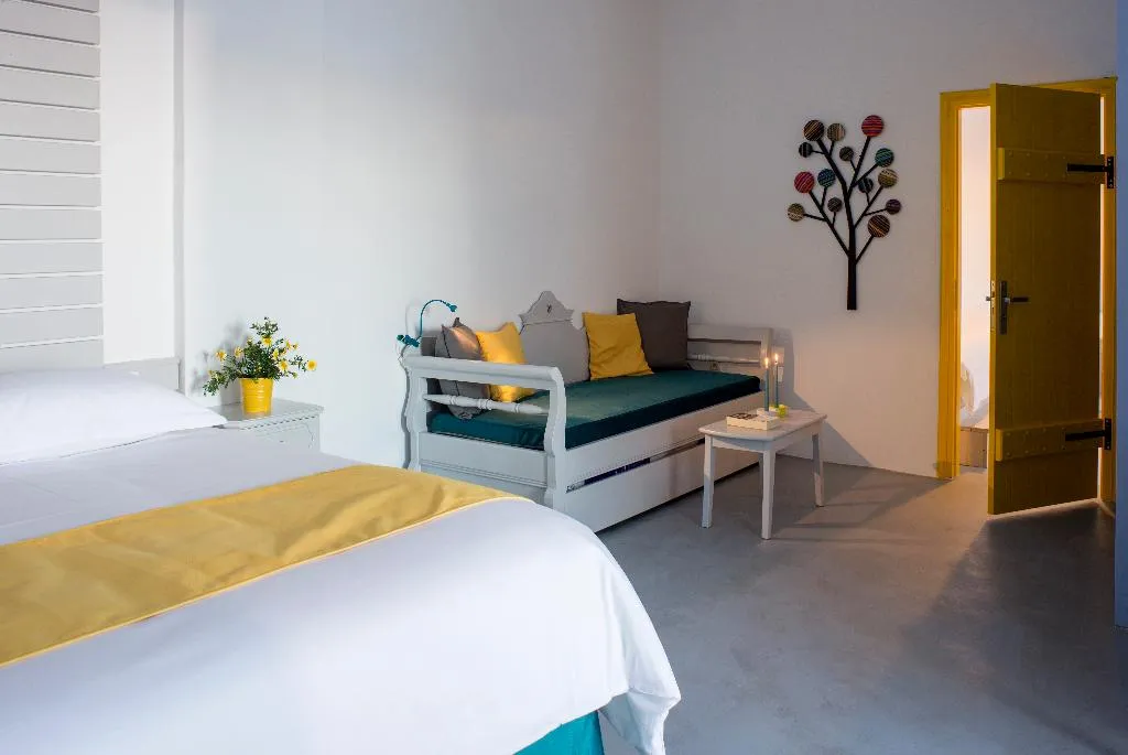 FAMILY ROOM DELUXE WITH PRIVATE POOL Room, Earino Suites and Villas, Santorini