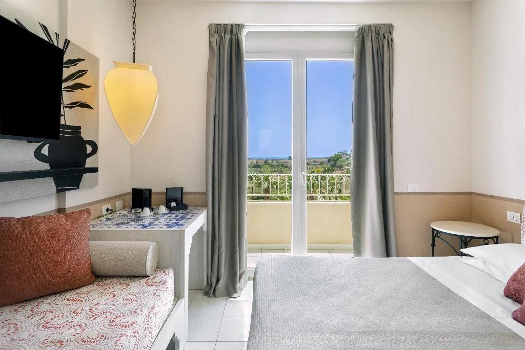TRIPLE SEA VIEW Room, Mangia's Selinunte Resort, Palermo
