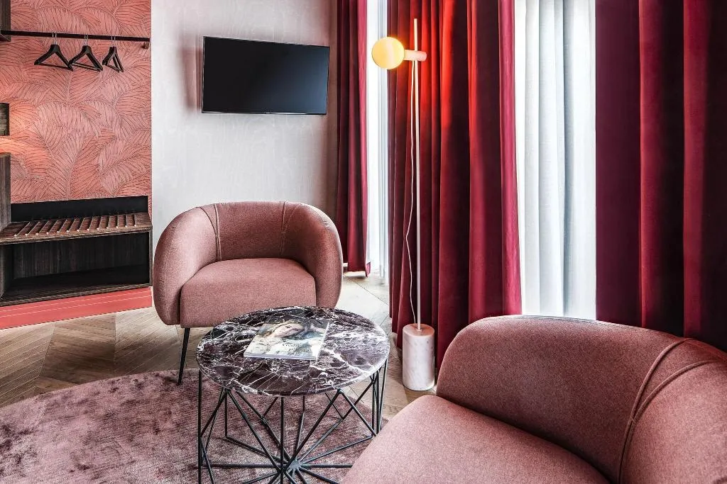 SUITE DELUXE KING BED Room, The Highlander, Amsterdam