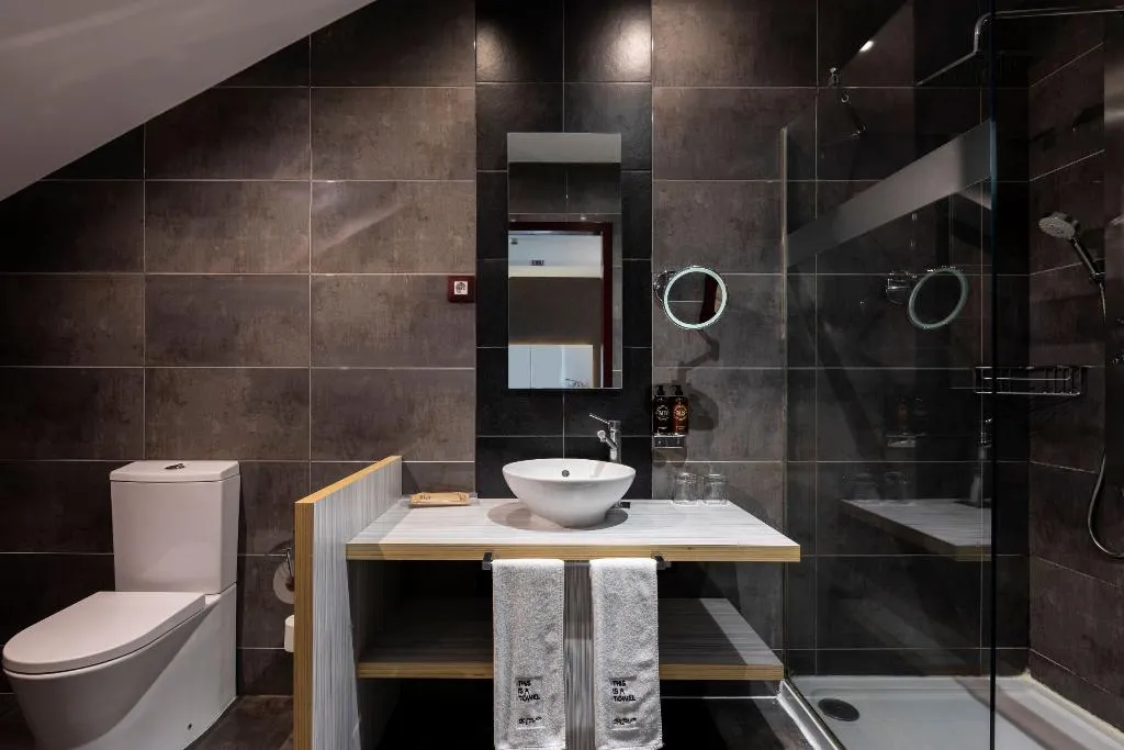 TRIPLE STANDARD Room, Petit Palace Santa Barbara, Madrid