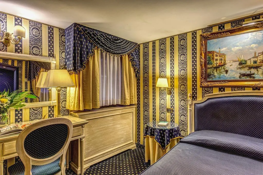 Room, Relais Piazza San Marco, Venice