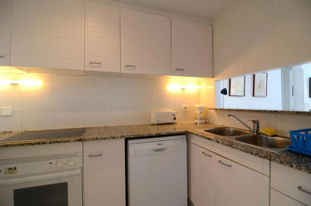 APARTMENT CAPACITY 4 TWO BEDROOMS Room, Green Club, Costa Brava