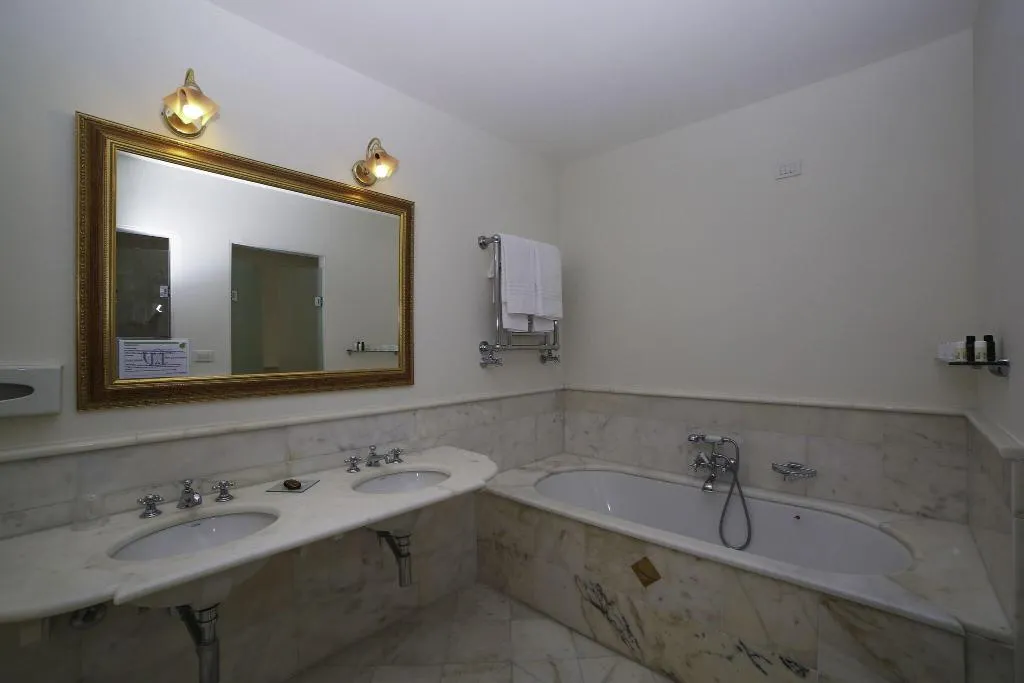DOUBLE DELUXE QUEEN BED Room, Hotel Villa Fraulo, Naples