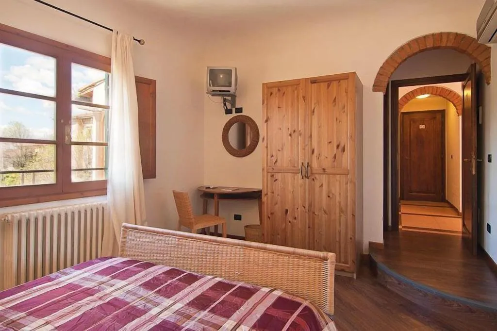 Room, Arco Antico, Florence