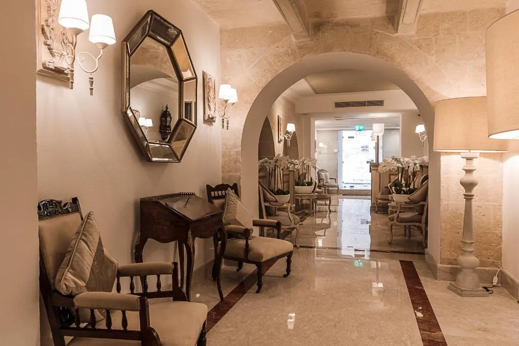 Lobby, Osborne Hotel, Malta