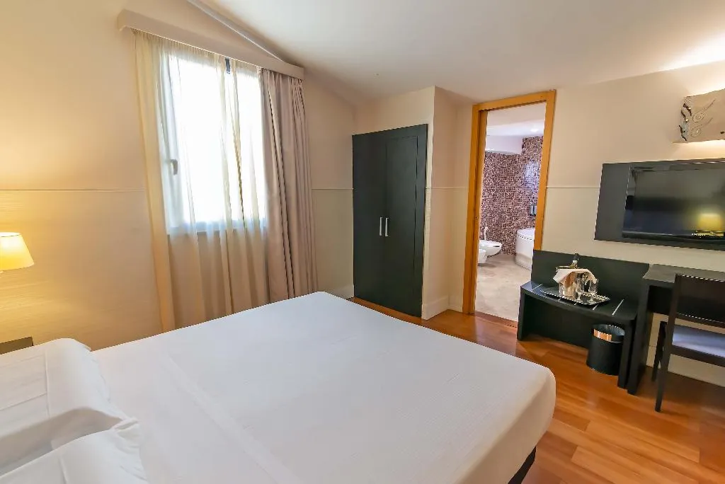 DOUBLE DELUXE WITH JACUZZI Room, Hotel Aphrodite, Rome