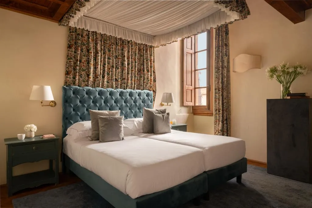 SUITE CLASSIC Room, Loggiato Dei Serviti, Florence