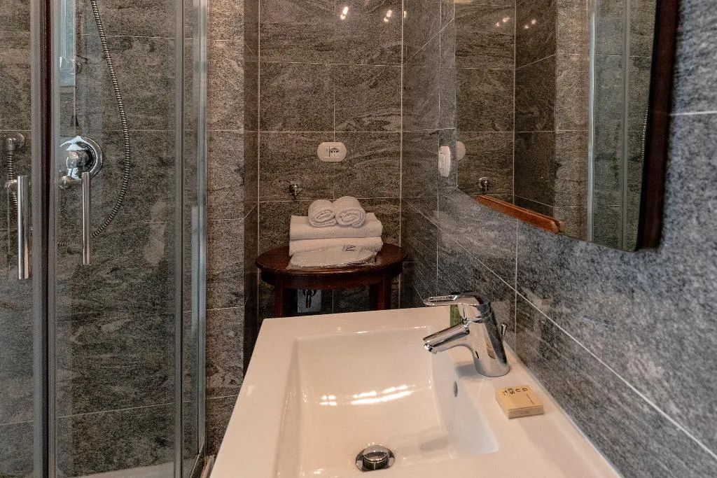 QUADRUPLE EXECUTIVE Room, Aiello Suites Executive, Milan