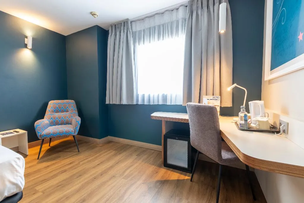 TWIN STANDARD Room, Travelodge Malaga Aeropuerto, Costa Del Sol