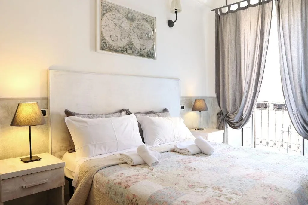 Room, Relais Indipendenza, Naples