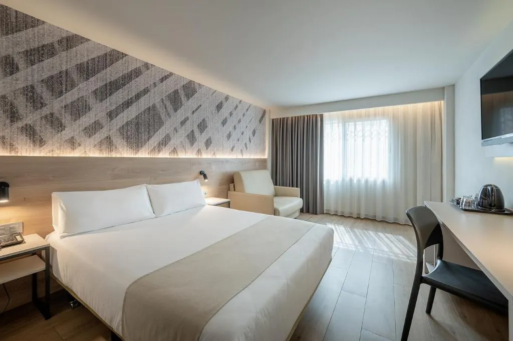 TRIPLE ECONOMY Room, Port Alicante - Playa de San Juan, Costa Blanca
