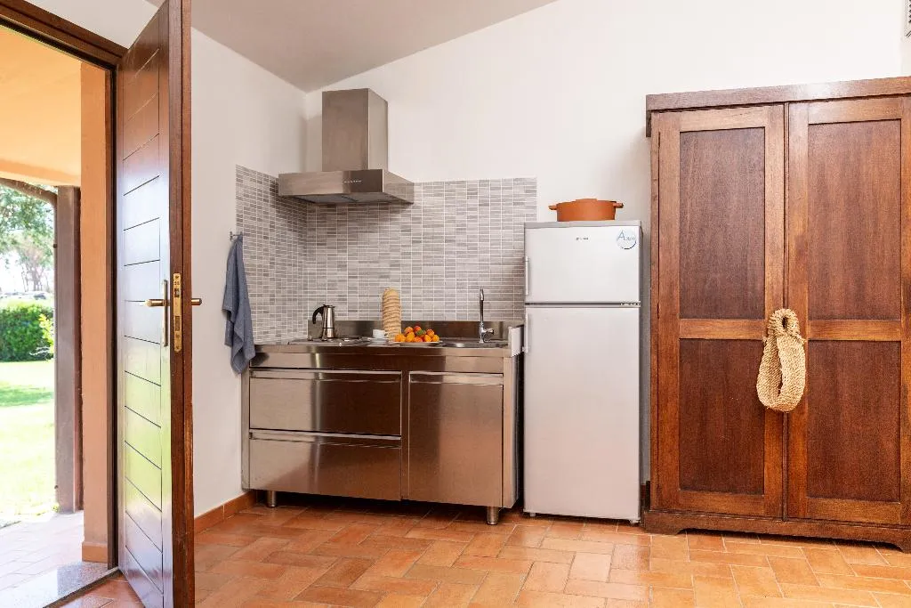 APARTMENT CAPACITY 4 TWO BEDROOMS Room, Gitavillage California, Rome
