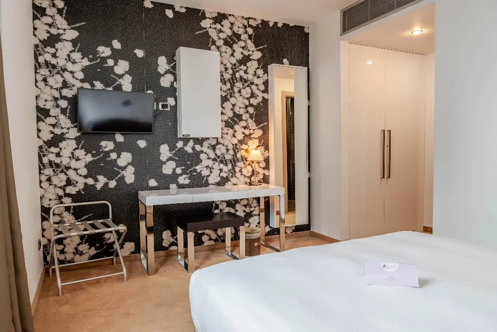DOUBLE SINGLE USE SUPERIOR Room, For You Hotel, Milan