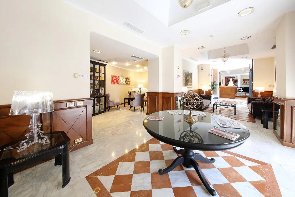 Lobby, Traiano, Rome