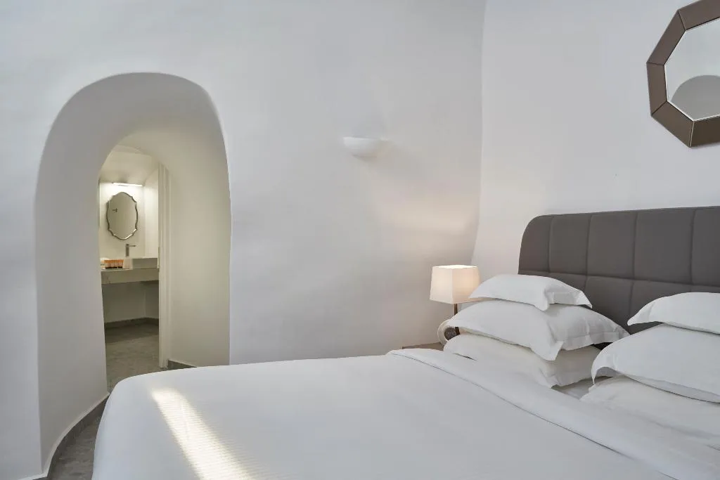 VILLA THREE BEDROOMS WITH PRIVATE POOL Room, Canaves Elefas Villas, Santorini