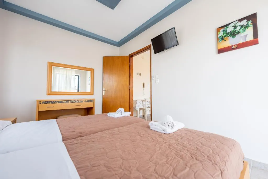 TRIPLE STANDARD Room, Milonas House Apartments, Halkidiki