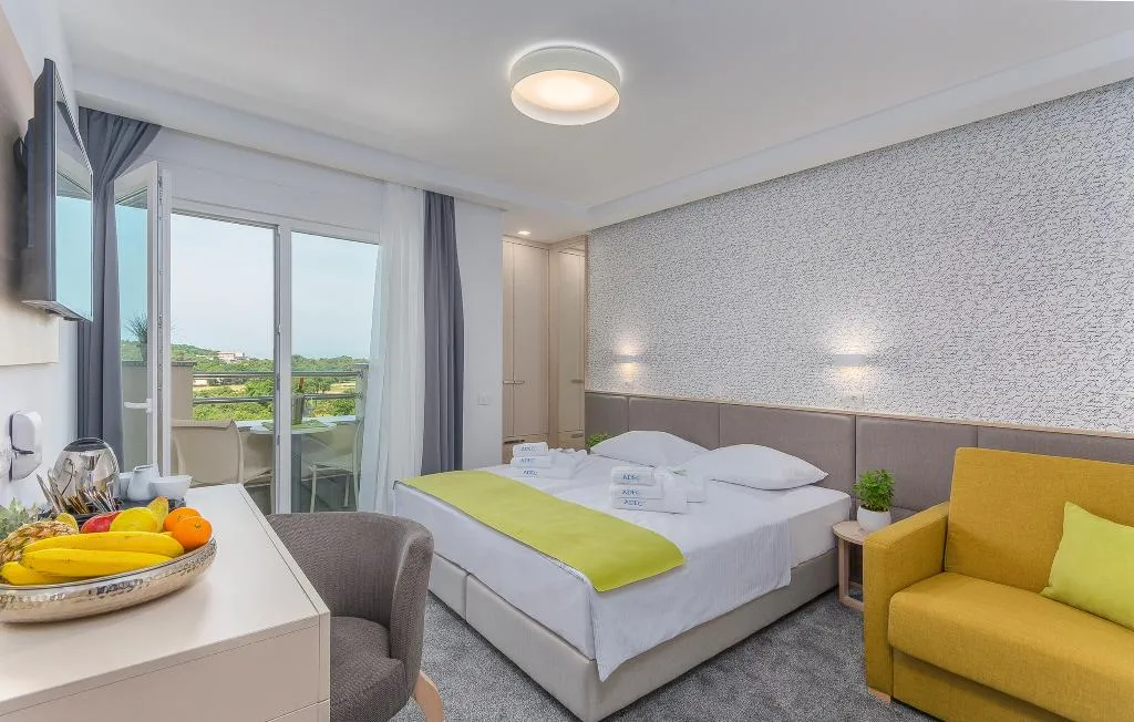 TRIPLE SEA VIEW WITH BALCONY Room, Aparthotel Adeo, Istria