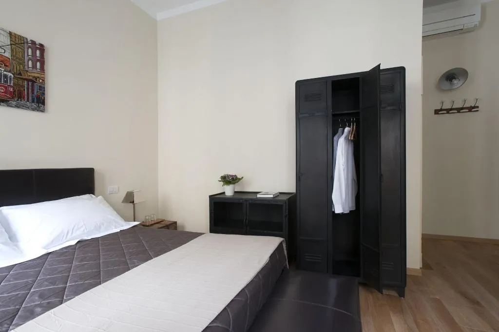 Room, B&B di Porta Tosa, Milan