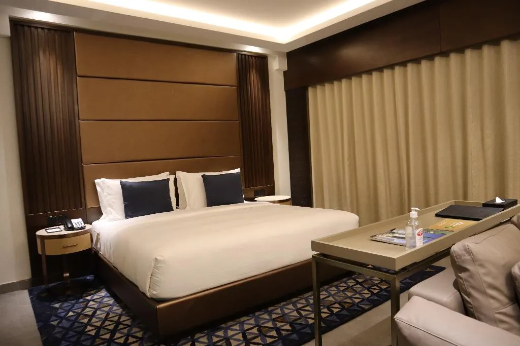 DOUBLE LUXURY Room, Ramee Dream Hotel Downtown, Dubai