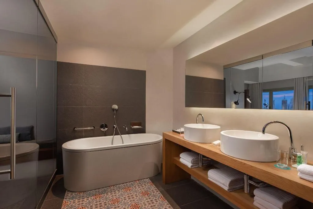 Room, Le Meridien Barcelona, Barcelona